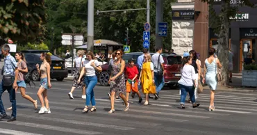 Economist: 7 din 10 angajați din Moldova câștigă salarii sub medie