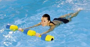 Ученые: Плавание оказалось эффективнее бега для здоровья сердца