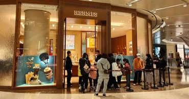 Brandul Hermes, acuzat de spionaj al clienților