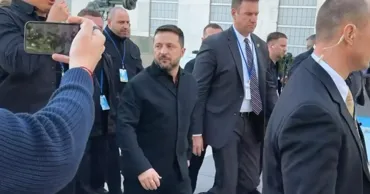 Зеленский на вопрос "Когда в Москву?" ответил: На ракете, бл**ь