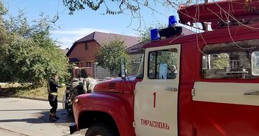 В Тирасполе из-за короткого замыкания сгорели “Жигули”.