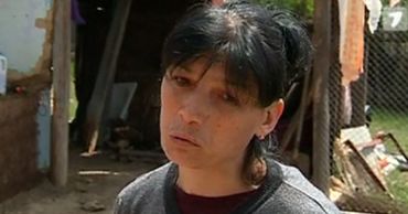 Из-за бедности женщина из Бардара не может жить рядом со своими детьми.