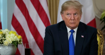 В США утвердил статьи импичмента Трампу.