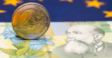В Румынии допустили переход на евро в 2032 году