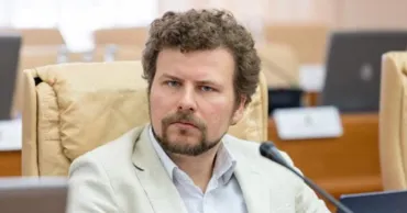 Перчун пригрозил увольнениями районным советам, затягивающим реорганизацию школ
