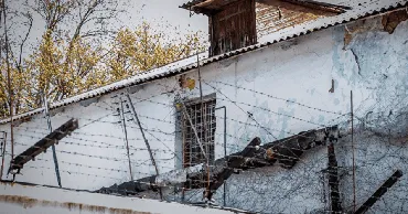 Prins cu heroină în lenjerie: Un ex-agent din penitenciar, condamnat la pușcărie
