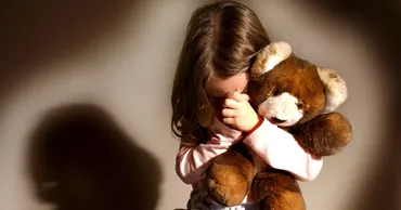 Parlamentul a înăsprit pedepsele penale pentru exploatarea și abuzul sexual al copiilor