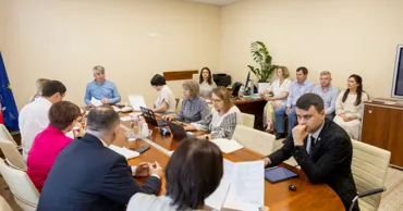 Garanții noi în muncă pentru părinți și îngrijitori de familie