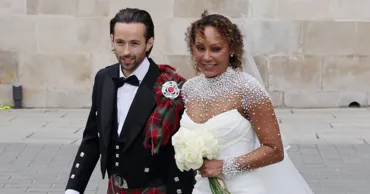 Экс-солистка Spice Girls в 50 лет в третий раз вышла замуж