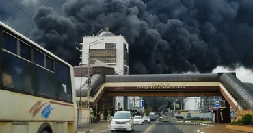 В Туапсе эвакуируют людей из-за пожара на нефтеперерабатывающем заводе