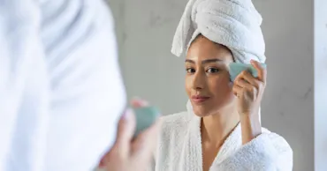 Врачи оценили популярные способы борьбы с утренней отечностью