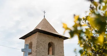 Turnul clopotniței din Vadul-Rașcov, vechi de 400 de ani, restaurat cu sprijinul UE