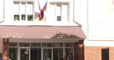 Un liceu din Călărași, modernizat cu sprijinul României. Urmează terenurile sportive