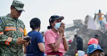Miracol printre dărâmături: Un băiat, găsit în viață la trei zile după cutremure