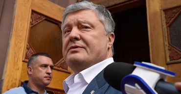 Порошенко вызвали на допрос по делу о контрабанде картин.