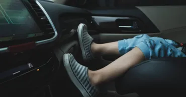 Un copil de doi ani a rămas blocat în automobil. Părinții au chemat salvatorii