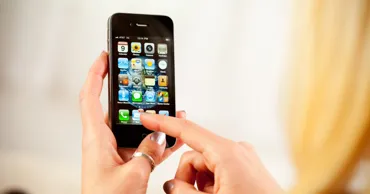 Rețelele sociale au readus în trend iPhone-ul lansat acum 15 ani
