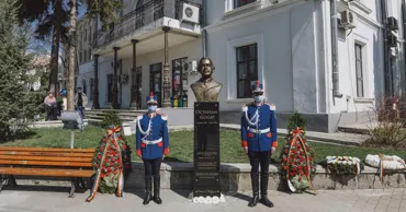 Bustul lui Goga din Iași, îndepărtat după acuzații de fascism și antisemitism