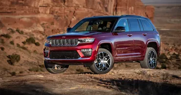 Jeep отзывает более 200 тысяч внедорожников из-за сбоя программного обеспечения