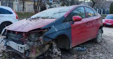На Буюканах эвакуировали машины, брошенные во дворах