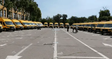В школы Молдовы передали 38 новых микроавтобусов для перевозки учащихся