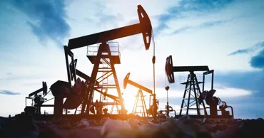 Цены на нефть за неделю упали более чем на 12%