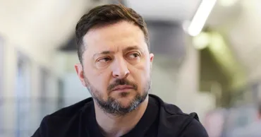 Зеленский: Поставки оружия из США не остановились, но ПВО недостаточно