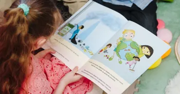 De ce familiile vorbitoare de rusă din Moldova își dau copiii la grădinițe românești