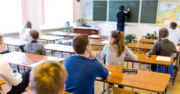 Profesorilor care s-au mutat în Găgăuzia și în raionul Taraclia li se vor plăti 200 de mii de lei