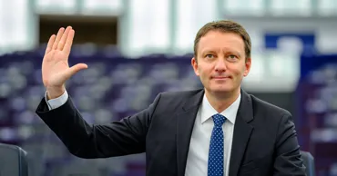 Кандидат в премьеры Румынии пообещал не повышать налоги и НДС на время своего мандата