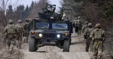 Este NATO pregătită de luptă? Războiul din Ucraina schimbă regulile