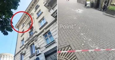 На центральной улице Кишинева обрушилась лепнина с жилого дома