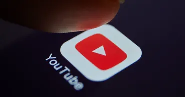 YouTube урегулировал в суде дело о вреде соцсетей для психики подростков