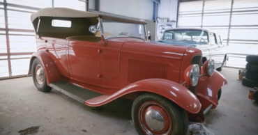 На продажу выставили уникальную коллекцию из 129 раритетных автомобилей.