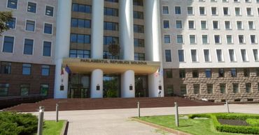 У сотрудника Секретариата парламента выявлен коронавирус.