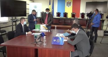 Киртоакэ подал в ЦИК подписные листы.
