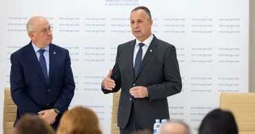 Ministrul Sănătății a declarat venituri de peste 1,2 milioane de lei, o casă și un BMW X5