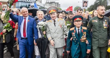 Оппозиционным политикам, использовавшим георгиевскую ленту, грозят штрафы