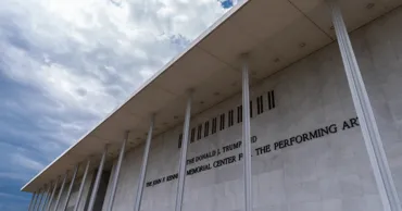Centrul Kennedy din Washington va primi din nou numele lui Trump