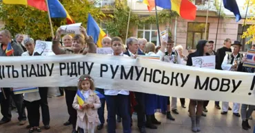 Elevii din Ucraina vor putea studia în limba maternă, inclusiv în română și maghiară