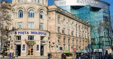 „Nu este de 8,3 ori mai mare”: Poșta Moldovei explică salariul administratorului