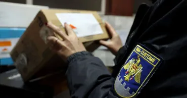 В Молдове таможенник будет вправе дополнительно проверить посылку