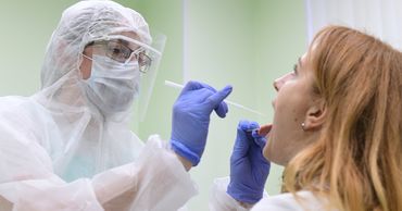 Тест на COVID-19, лечение на дому и анализ на антитела включат в страховой полис.