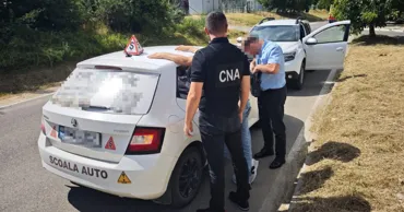 Instructor auto reținut la Orhei. Ar fi cerut 1.200 de euro pentru două permise