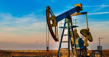 МЭА: Мировой спрос на нефть впервые с пандемии COVID-19 снизится