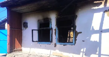 В селе Резены огонь полностью уничтожил дом: пострадал 63-летний хозяин