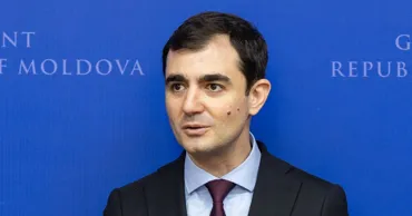 Нэсуй отложил отставку из парламента Румынии ради «последнего закона»