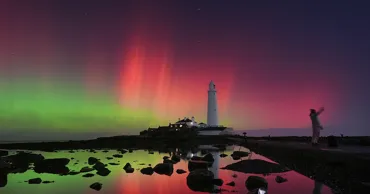 O furtună magnetică puternică a luminat cerul Europei Centrale cu aurora boreală