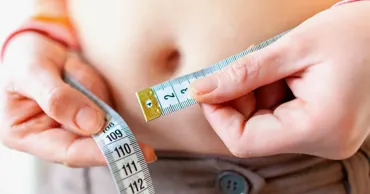 Ученые: Дефицит витамина D и жир на животе удваивают риск преждевременной смерти
