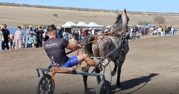 Cai în galop și multă adrenalină: Festival inedit într-un sat din Moldova